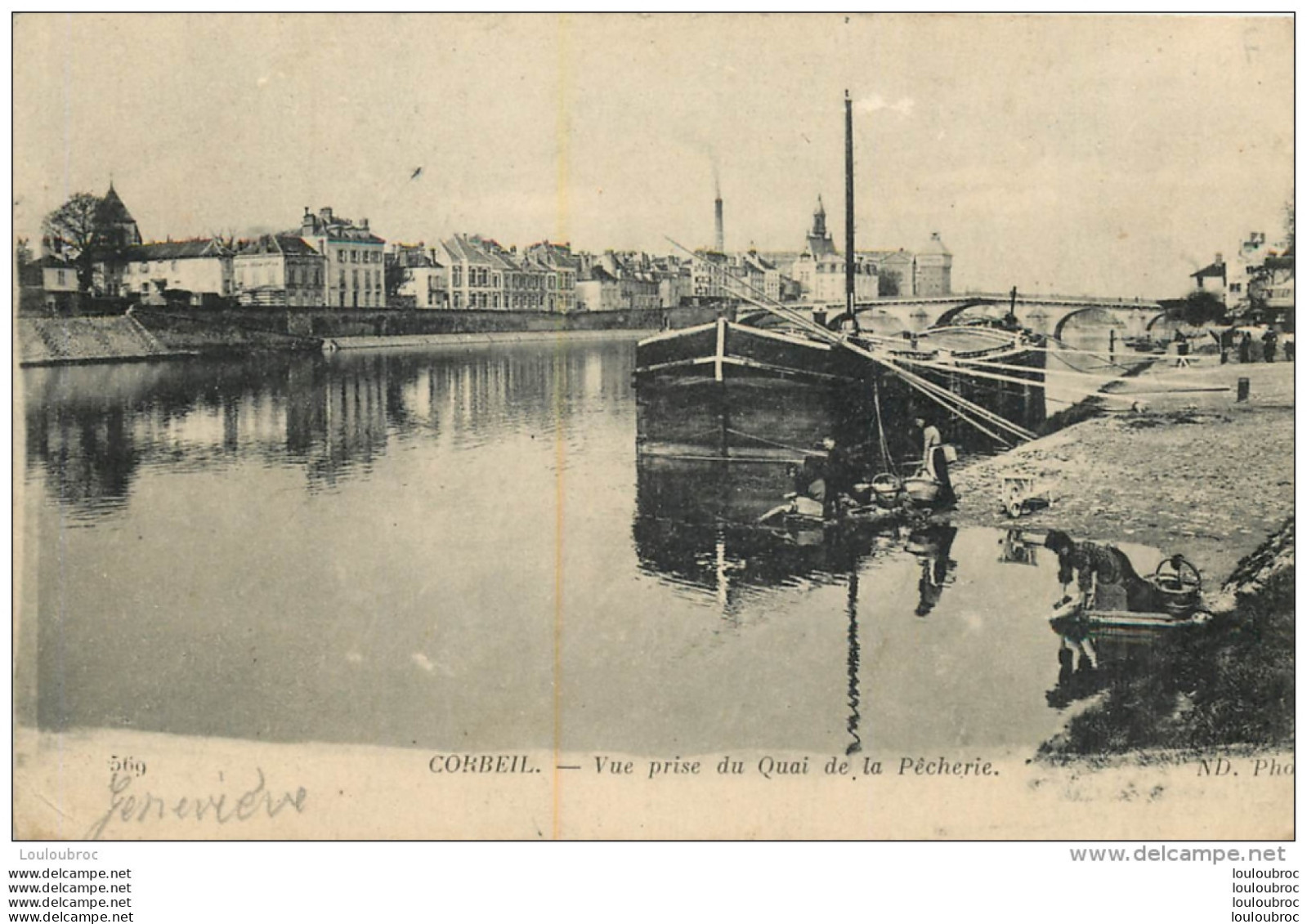 CORBEIL VUE PRISE DU QUAI DE LA PECHERIE PENICHE ET FEMME LAVANT LE LINGE - Corbeil Essonnes