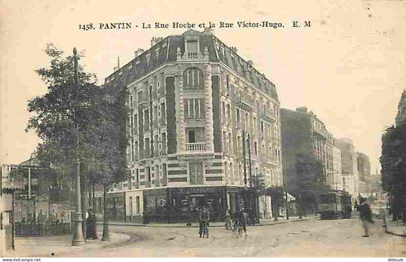 93 - Pantin - La Rue Hoche Et La Rue Victor Hugo - Animée - Tramway - CPA - Voir Scans Recto-Verso - Pantin