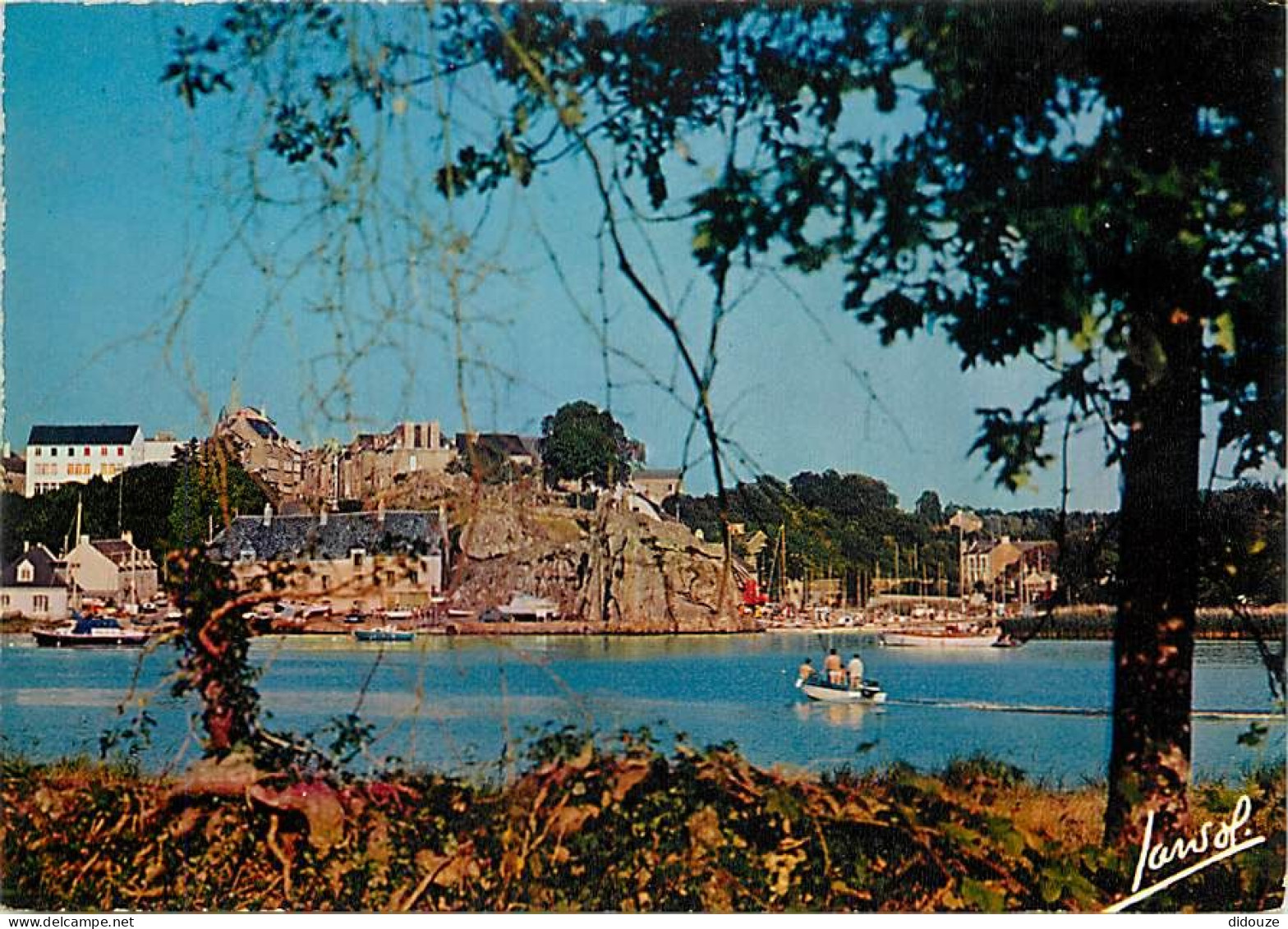 56 - La Roche Bernard - La Ville Et Le Port De Plaisance - CPM - Voir Scans Recto-Verso - La Roche-Bernard