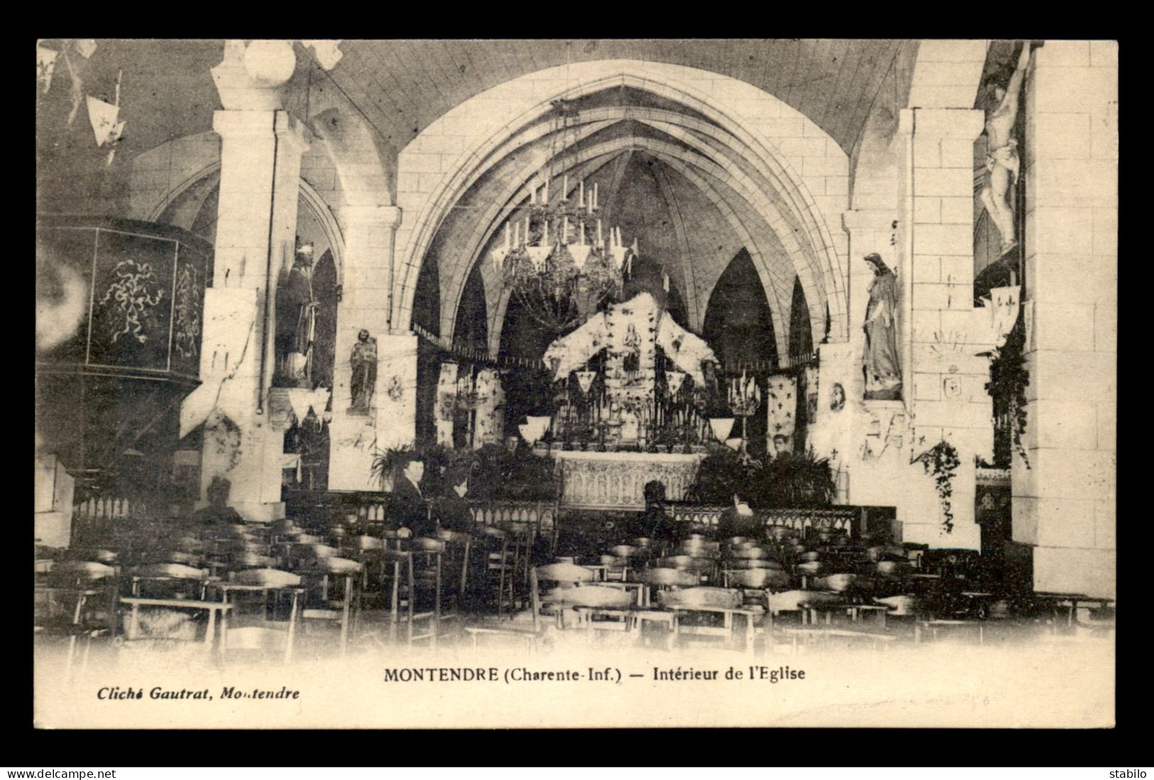 17 - MONTENDRE - INTERIEUR DE L'EGLISE - Montendre