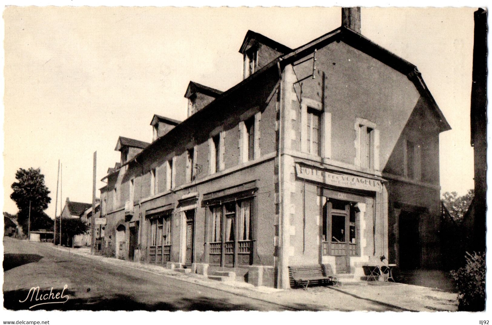 CPSM PF 19 - MARCILLAC-LA-CROISILLE (Corrèze) - Hôtel Des Voyageurs, Bourdet - Autres & Non Classés