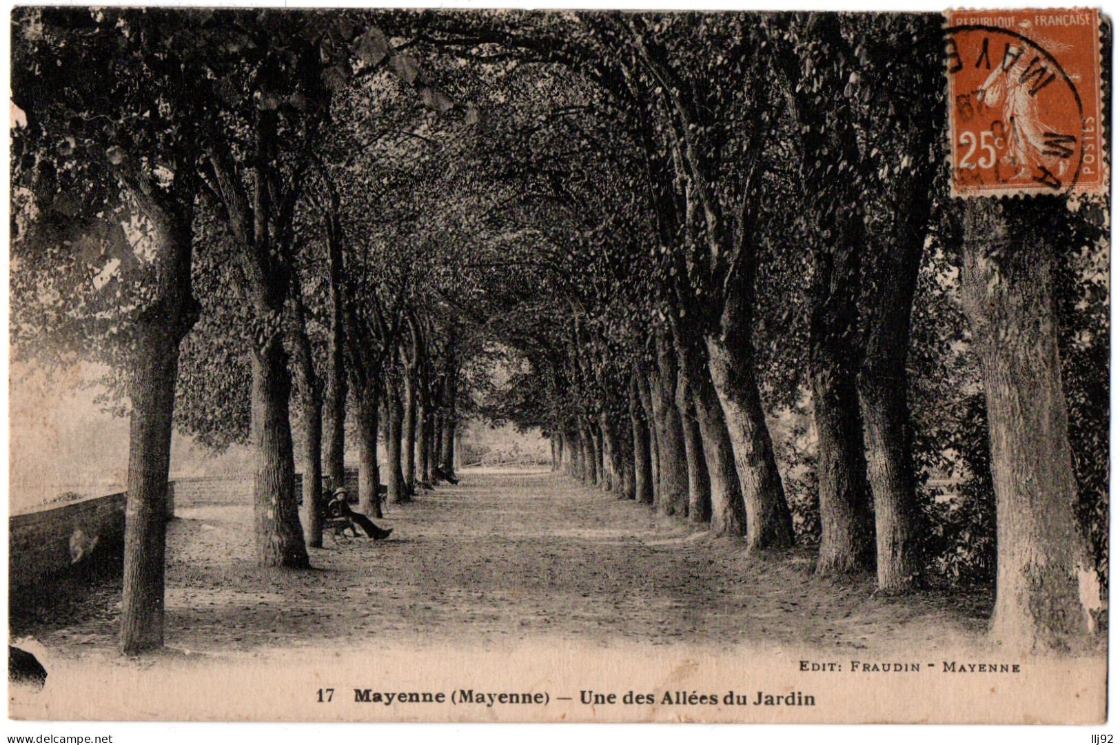 CPA 53 - MAYENNE (Mayenne) - 17. Une Des Allées Du Jardin - Mayenne