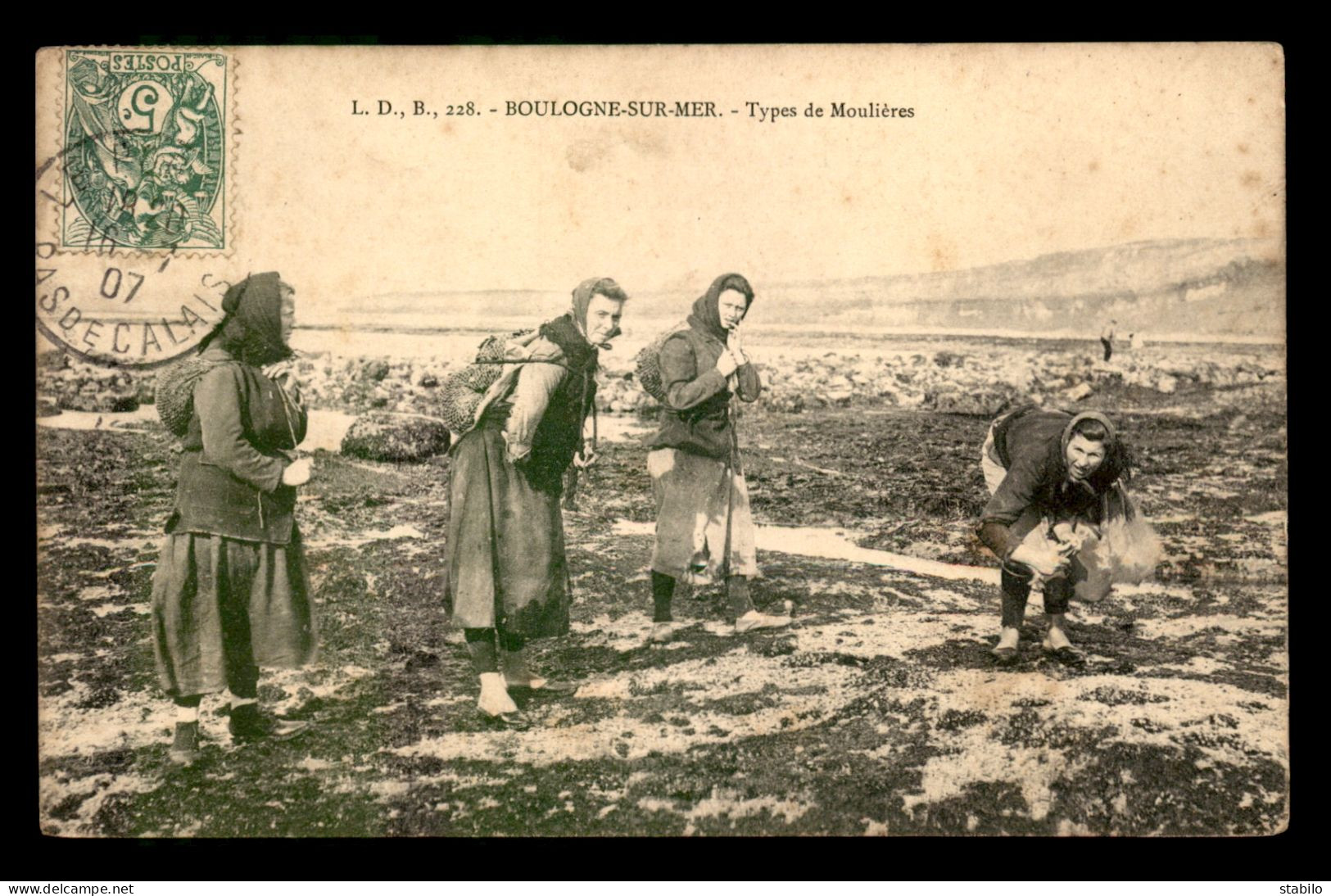 62 - BOULOGNE-SUR-MER - TYPES DE MOULIERES - PECHE A PIED - FEMME - Boulogne Sur Mer