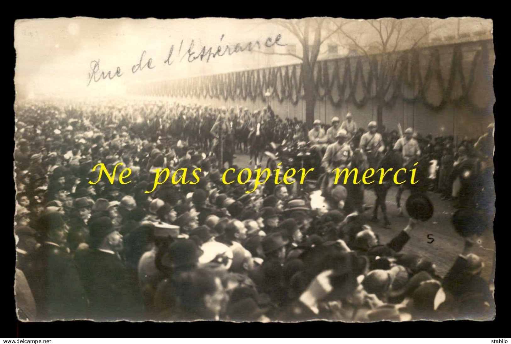 68 - MULHOUSE - RUE DE L'ESPERANCE - CEREMONIE DU 11 DECEMBRE 1918 - CARTE PHOTO ORIGINALE - Mulhouse