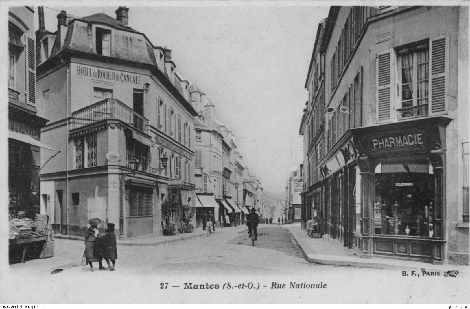 MANTES - Rue Nationale - Devanture Pharmacie - Hôtel Du Rocher De Cancale - Animé - Autres & Non Classés