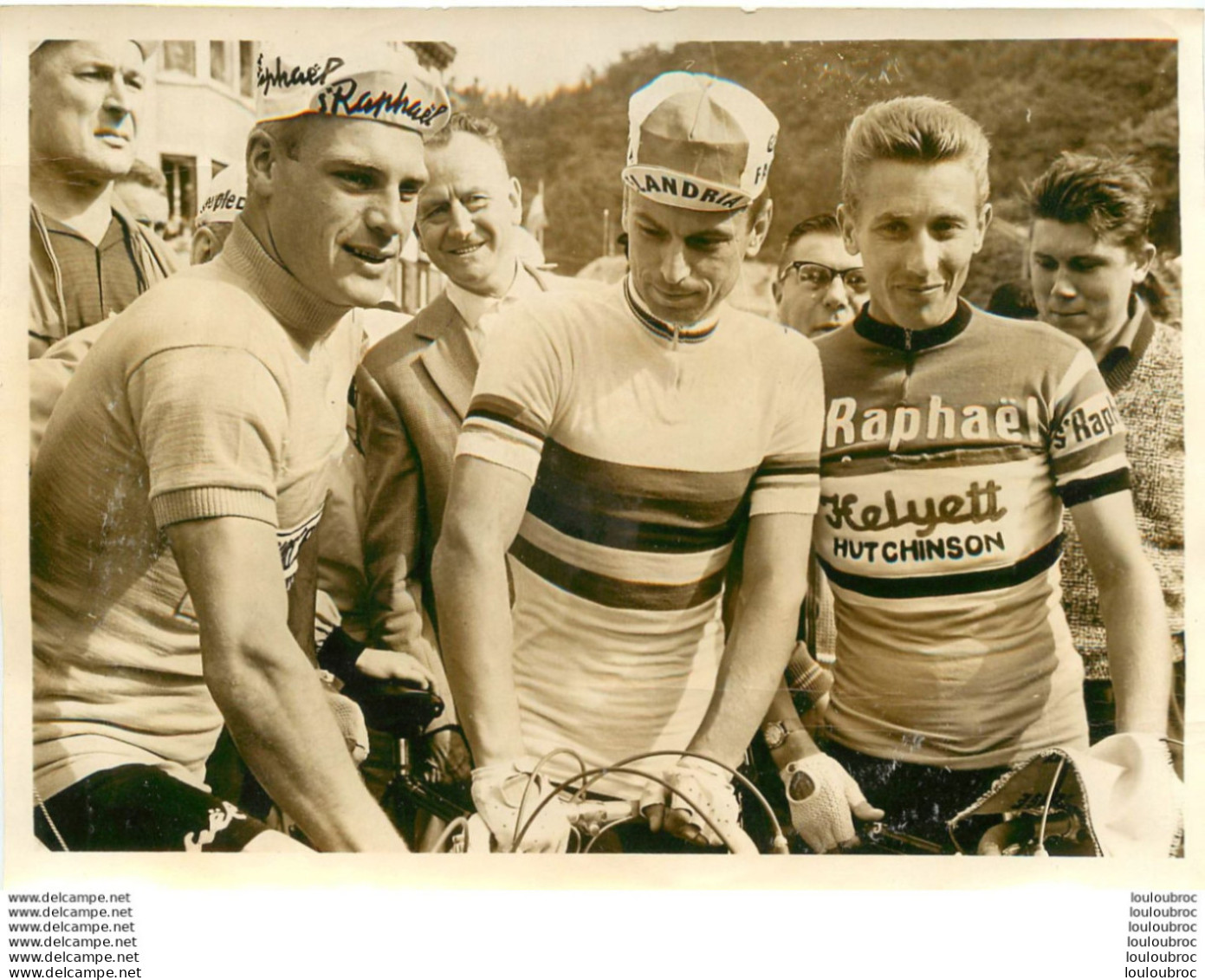 JACQUES ANQUETIL  ALTIG  ET VAN LOOY 1962 AVANT LE DEPART A SPA  PHOTO DE PRESSE ORIGINALE  18 X 13 CM - Deportes