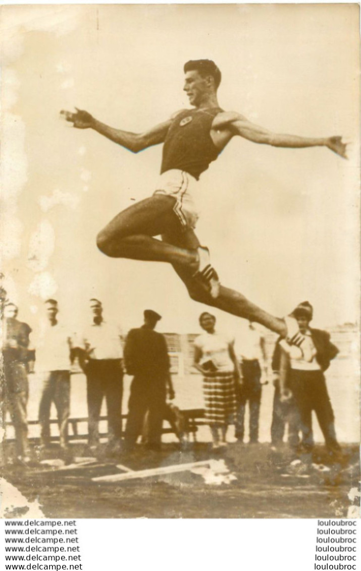 ATHLETISME SAUT EN LONGUEUR 06/1961 TER OVANESSIAN CHAMPION SOVIETIQUE PHOTO DE PRESSE 18 X 13 CM - Sports