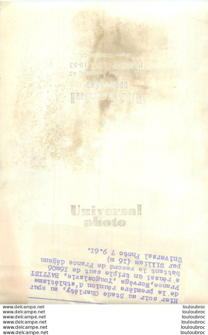 ATHLETISME 09/1961 STADE CHARLETY BATTISTA  TRIPLE SAUT DE 16M06 RECORD DE FRANCE PHOTO DE PRESSE 18X10 CM - Sports