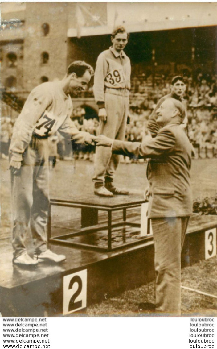 ATHLETISME TRIPLE SAUT BATISTA BAT LE RECORD DE FRANCE 09/1961 PHOTO DE PRESSE 18X10 CM - Sports