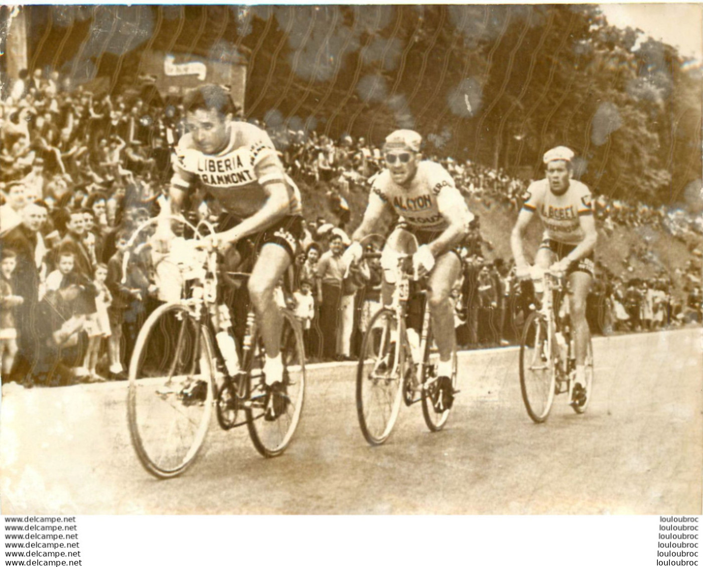 CYCLISME 06/1961 CHAMPIONNAT DE FRANCE ECHAPPEE AVEC ANGLADE LEFEVRE ET LEBORGNE PHOTO DE PRESSE 18X10 CM - Sports