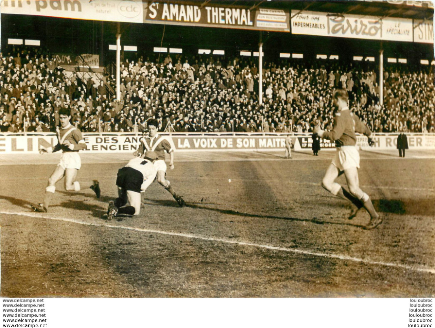 FOOTBALL MATCH NON IDENTIFIE PHOTO DE PRESSE 18X13CM - Sports