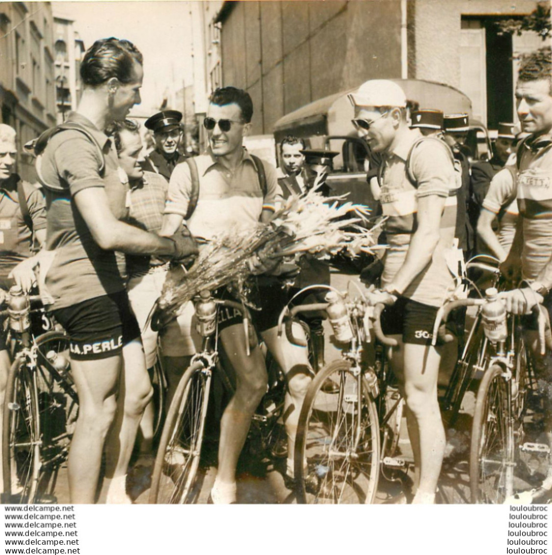 CYCLISME LOUISON BOBET ET HUGO KOBLET PHOTO DE PRESSE  14X14CM - Sports