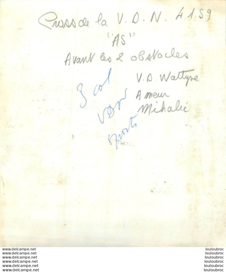ATHLETISME CROSS DE LA VOIX DU NORD 1959 PODIUM MIHALIC WATTYNE ET AMEUR  PHOTO DE PRESSE 15X15CM - Sports