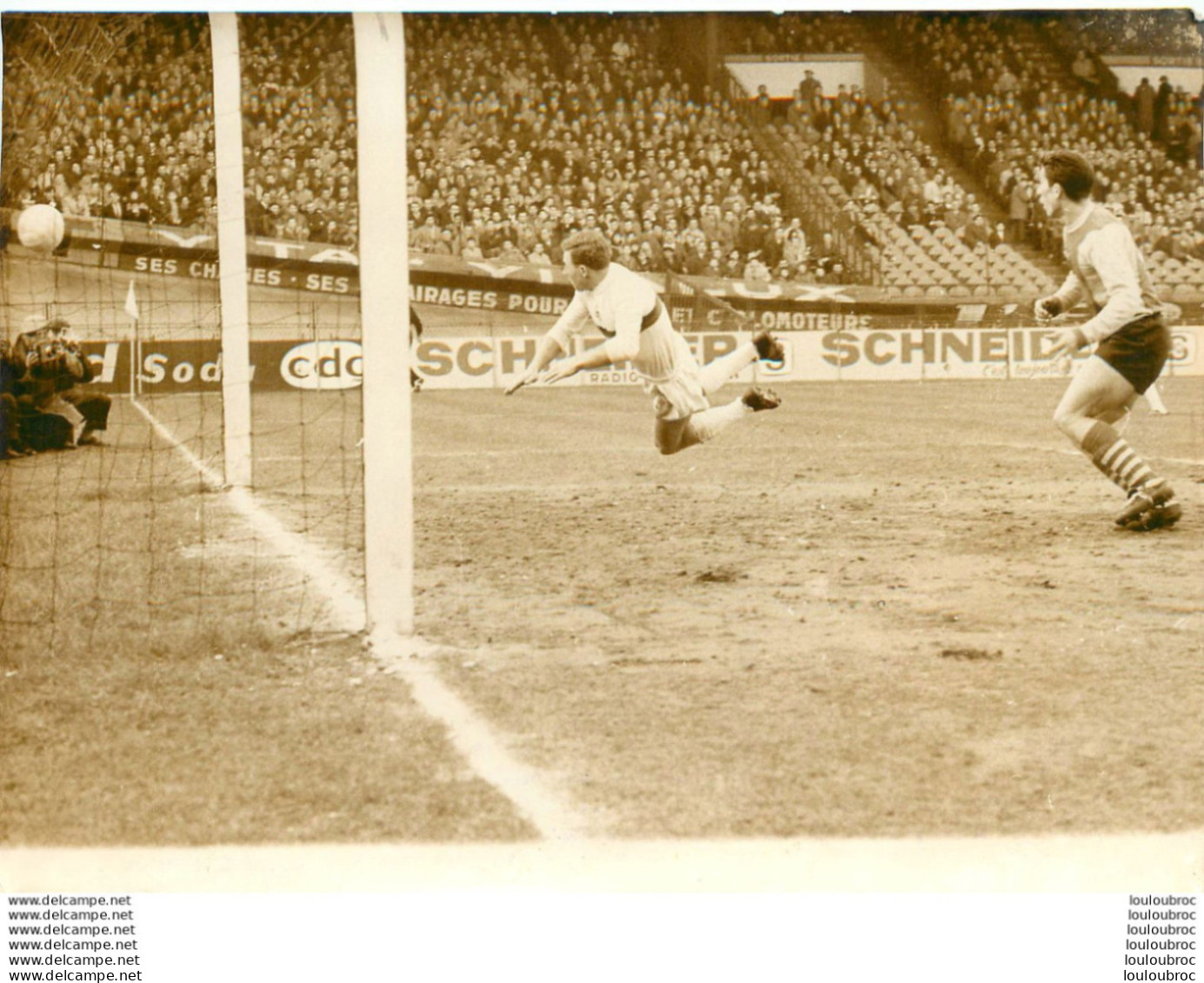 FOOTBALL SKIBA STADE FRANCAIS MARQUE LE BUT PARC DES PRINCES 1962 PHOTO DE PRESSE 18X13CM - Sports