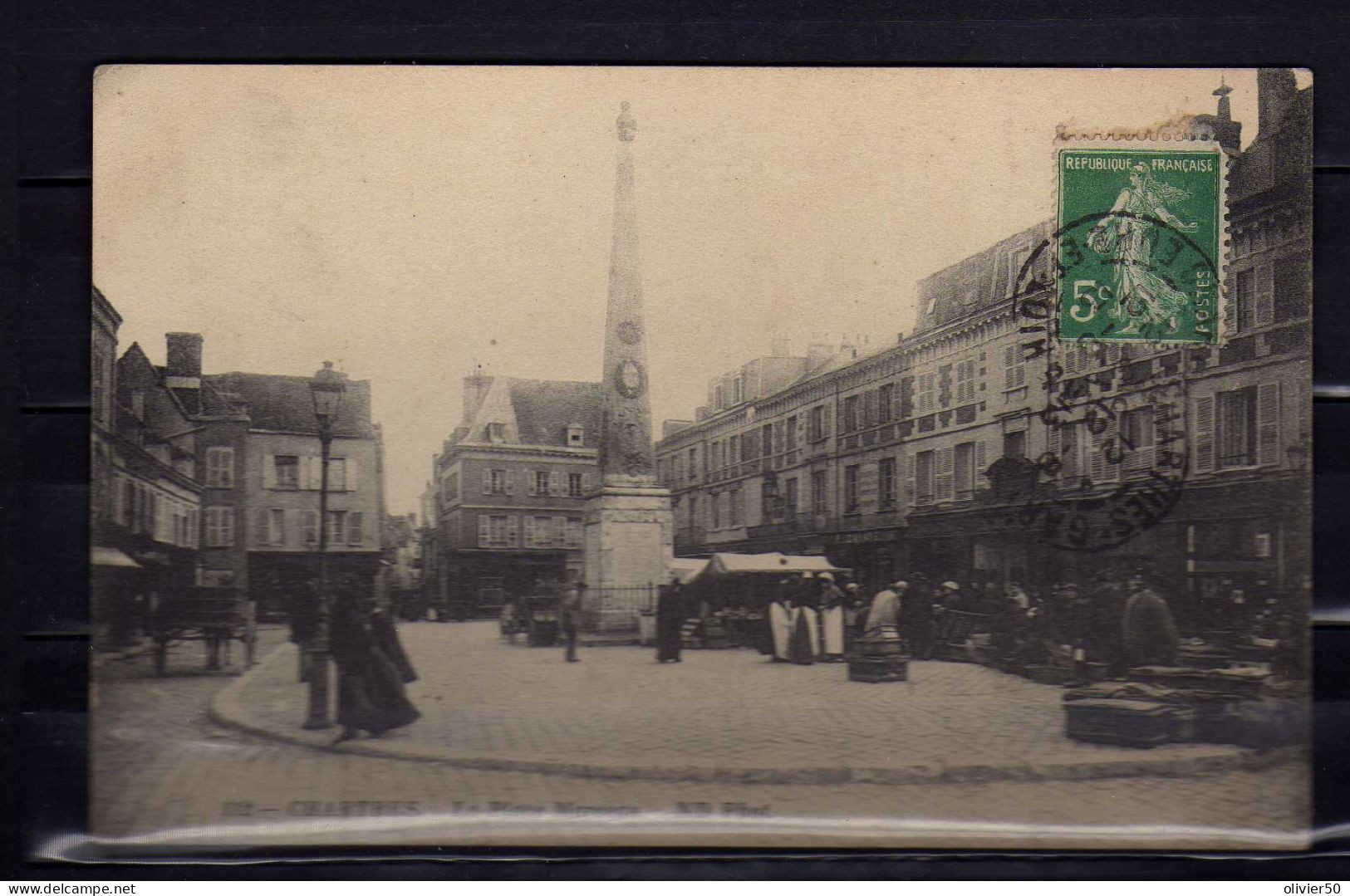 Chartres- La Place Marceau - Marche - Chartres