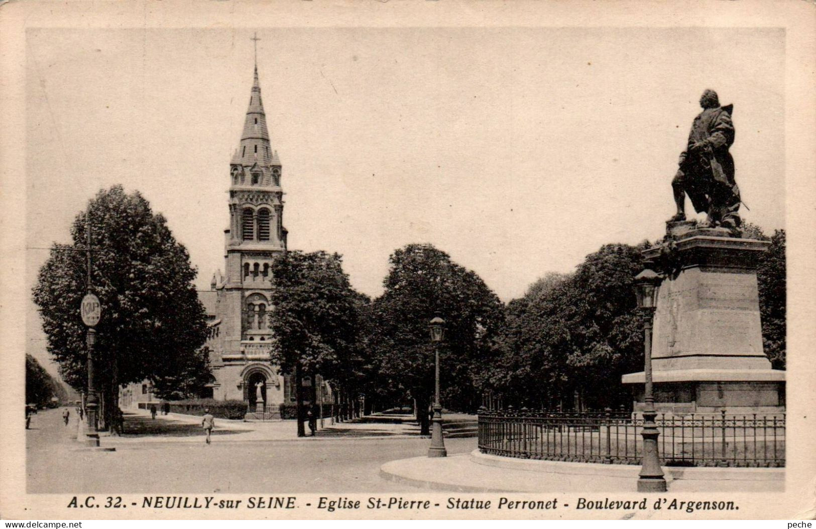 N°2882 W -cpa Neuilly Sur Seine -église St Pierre -statue Perronet- - Neuilly Sur Seine
