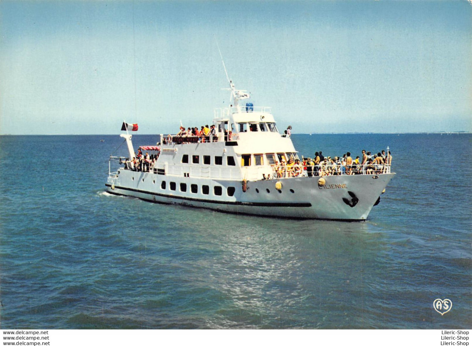 Ile De Ré - "L'ILIENNE " Paquebot Côtier - Croisières Inter-lles Régie Départementale Des Passages D'eau - Steamers