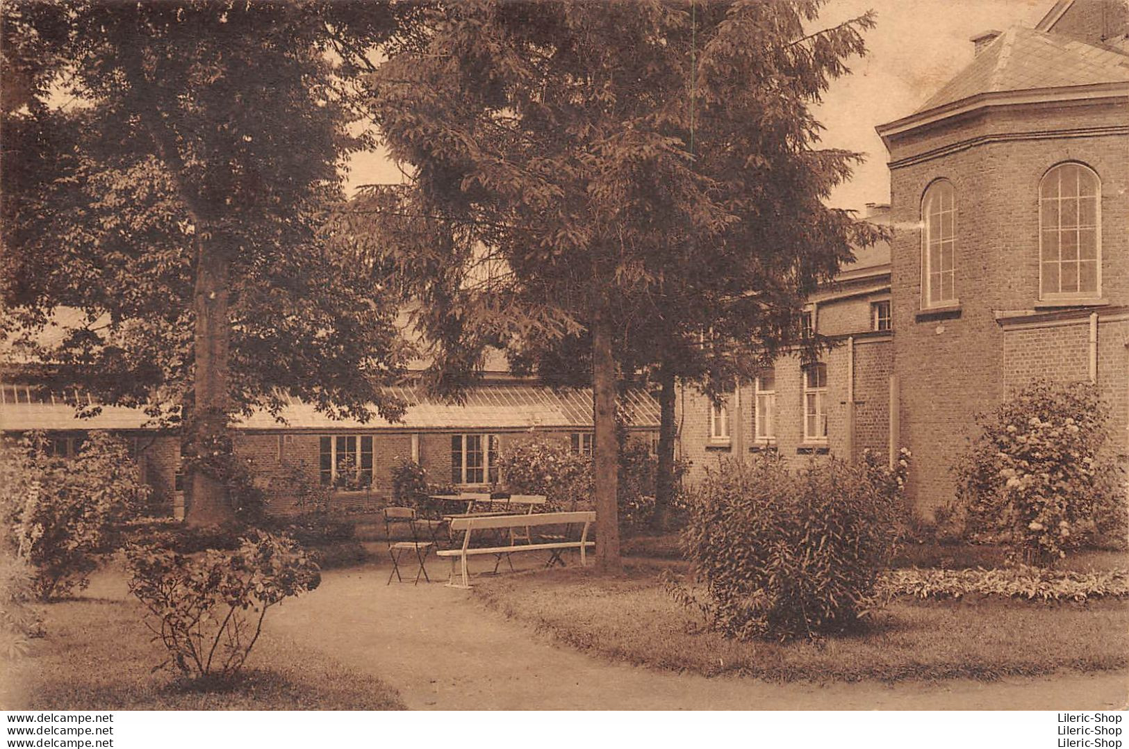 Limbourg > Bilzen > Munster-Bilsen Institut St-Joseph - Un Jardin - Een Tuin - Bilzen