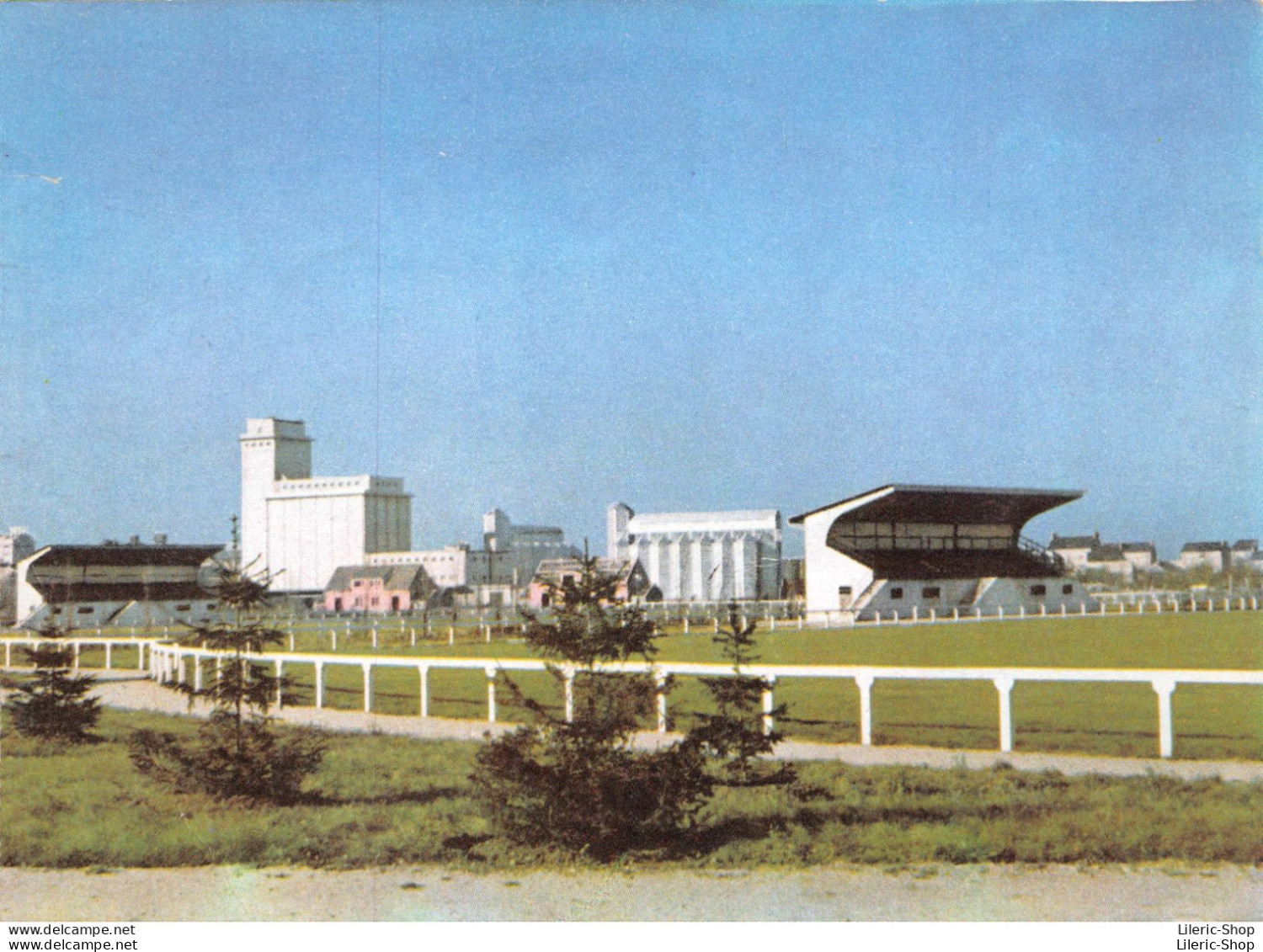 PITHIVIERS (45) Stade Municipal. - Carte Publicitaire Biscotte Pelletier Cpsm GF - Pithiviers