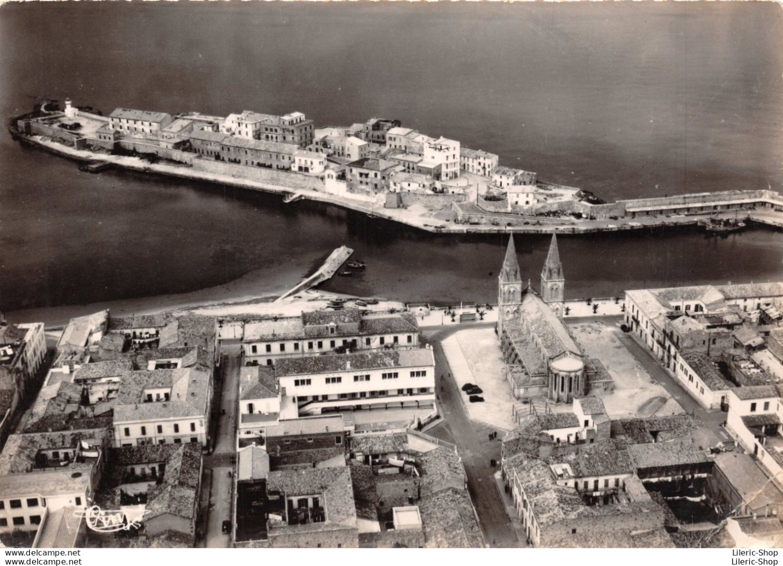 ALGERIE - LA CALLE (Constantine) 27-13 A- Vue Aérienne Sur L'Eglise Et Le Port Cpsm Dentelée GF 1951 - Constantine