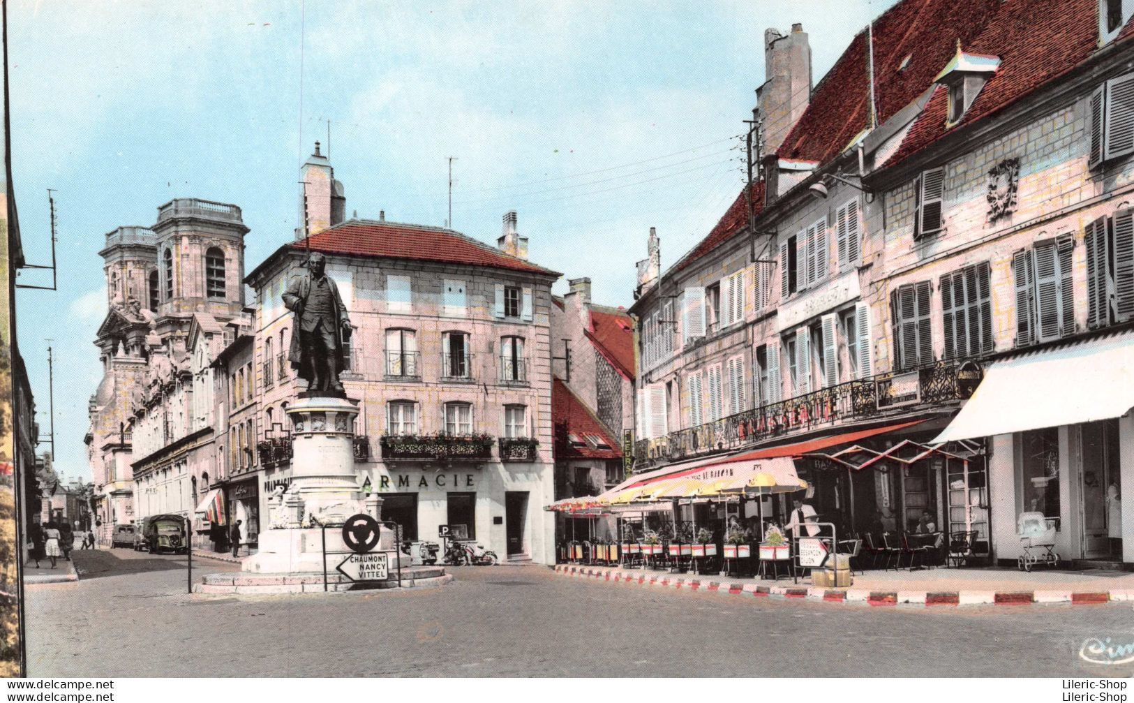 LANGRES (Hte Marne) Place Diderot - Café Brasserie Du Balcon # Automobile # PEUGEOT DK5 UTILITAIRE Cpsm Dentelée PF - Autres & Non Classés