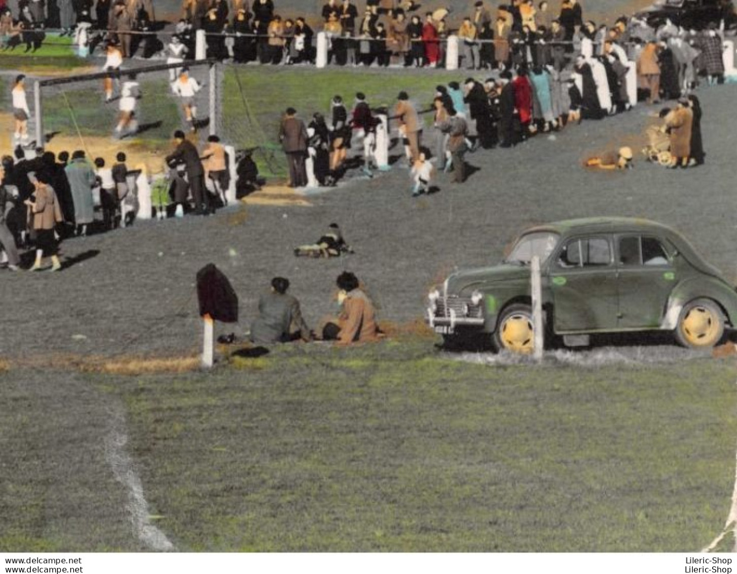 SAINT DIDIER EN VELAY (43) - Match De Football Au Stade Joseph Collard # Automobile #  Beau Plan De 4cv Cpsm Dentelée PF - Saint Didier En Velay