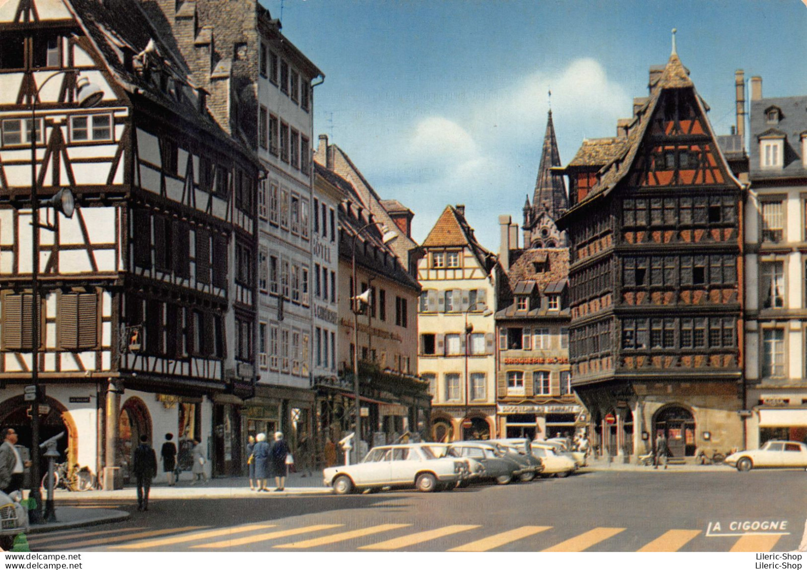 STRASBOURG (Bas-Rhin) Place De La Cathédrale Pharmacie Du Cerf # Automobiles SIMCA 1300, CITROËN DS - Strasbourg
