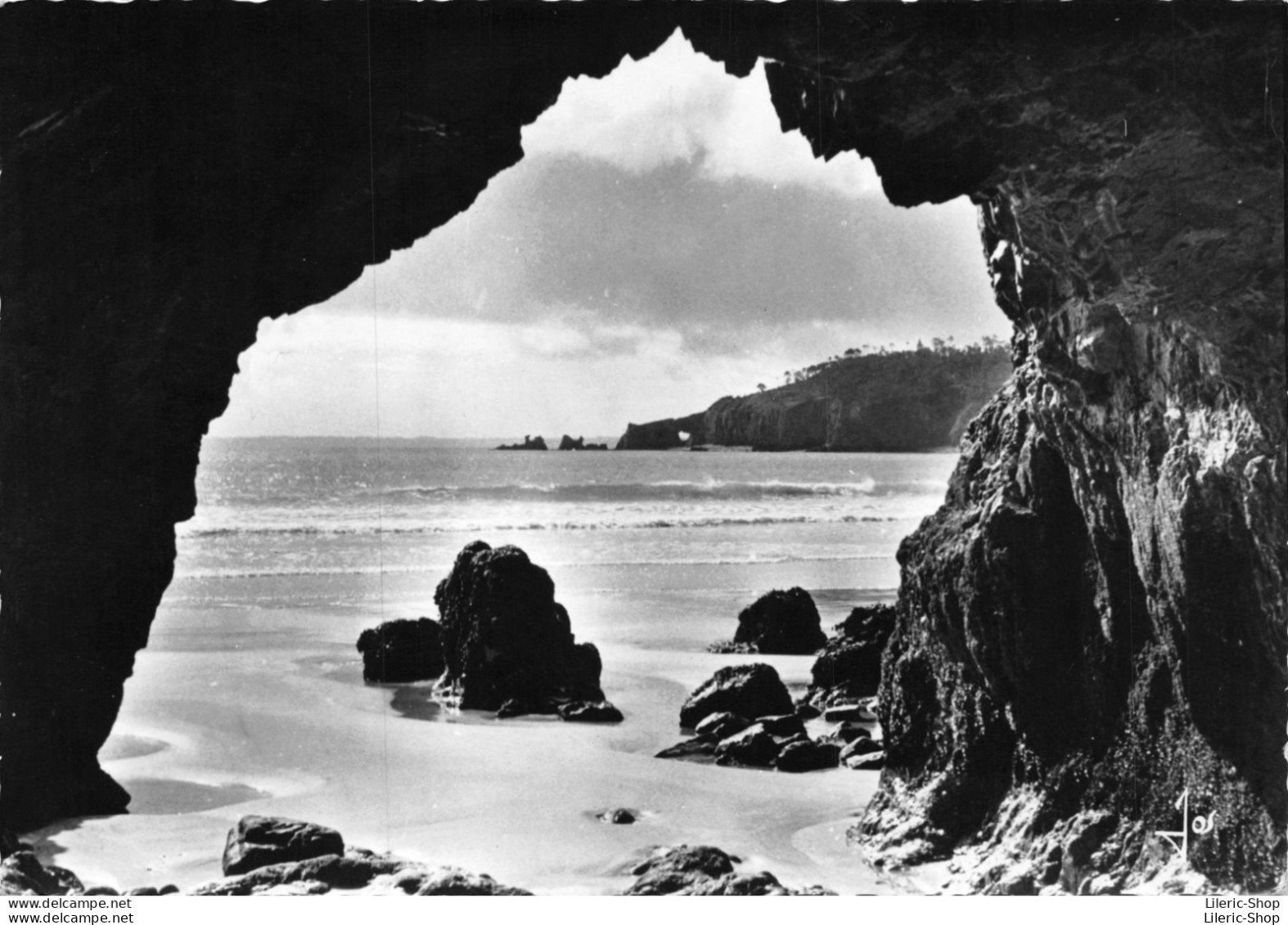 MORGAT (Finistère) La Pointe Du Gador Vue Des Grottes. Cpsm 1966 GF Dentelée - Morgat