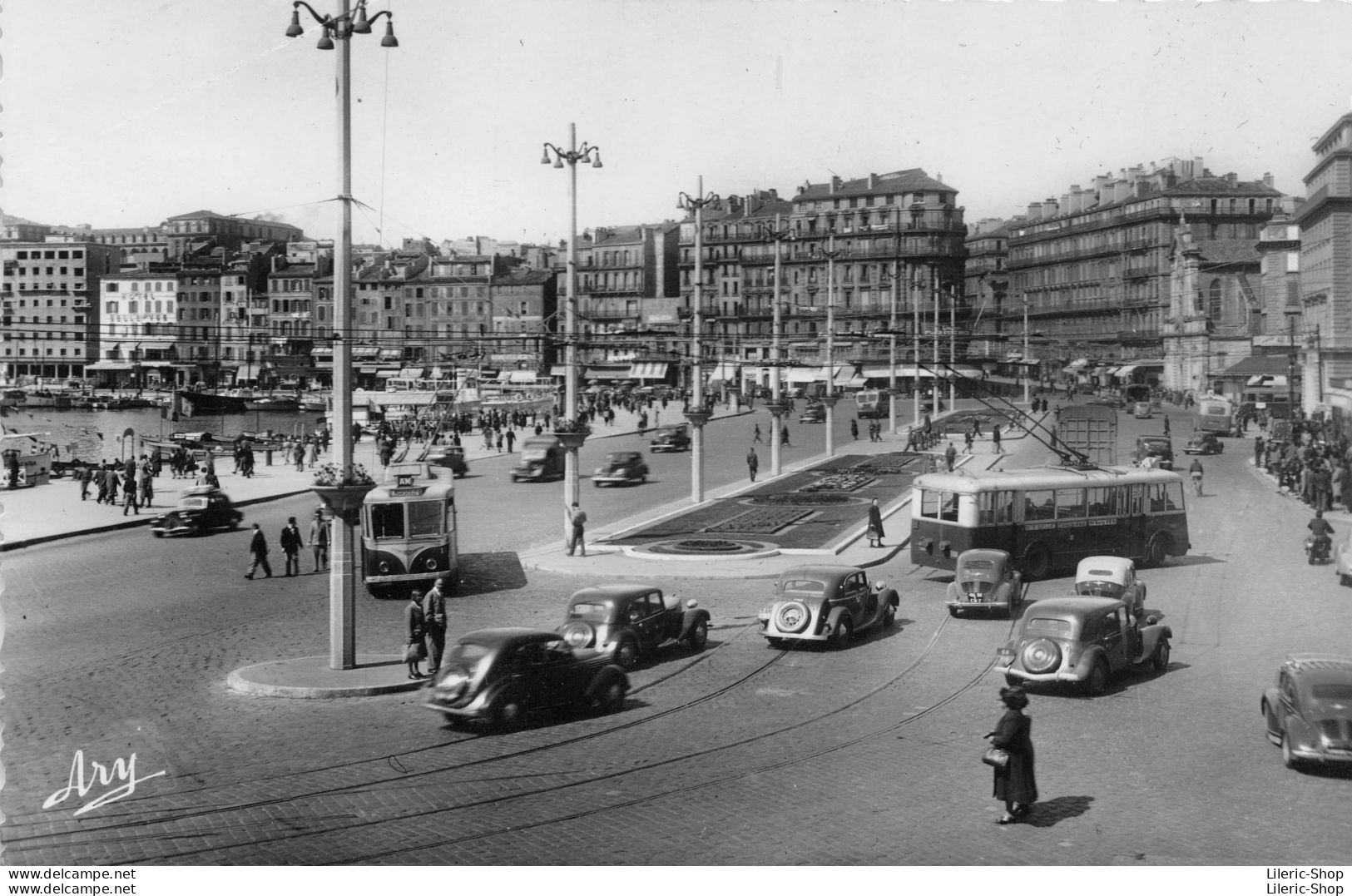 MARSEILLE [13] Le Quai Des Belges Et Les Jardins - #automobiles # Autobus, Trolleybus # - Vecchio Porto (Vieux-Port), Saint Victor, Le Panier