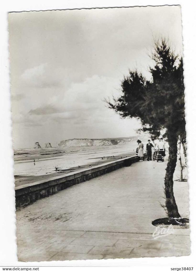 Hendaye - Poussette - Velo - Vue Sur La Plage - N°3325 # 2-24/8 - Hendaye