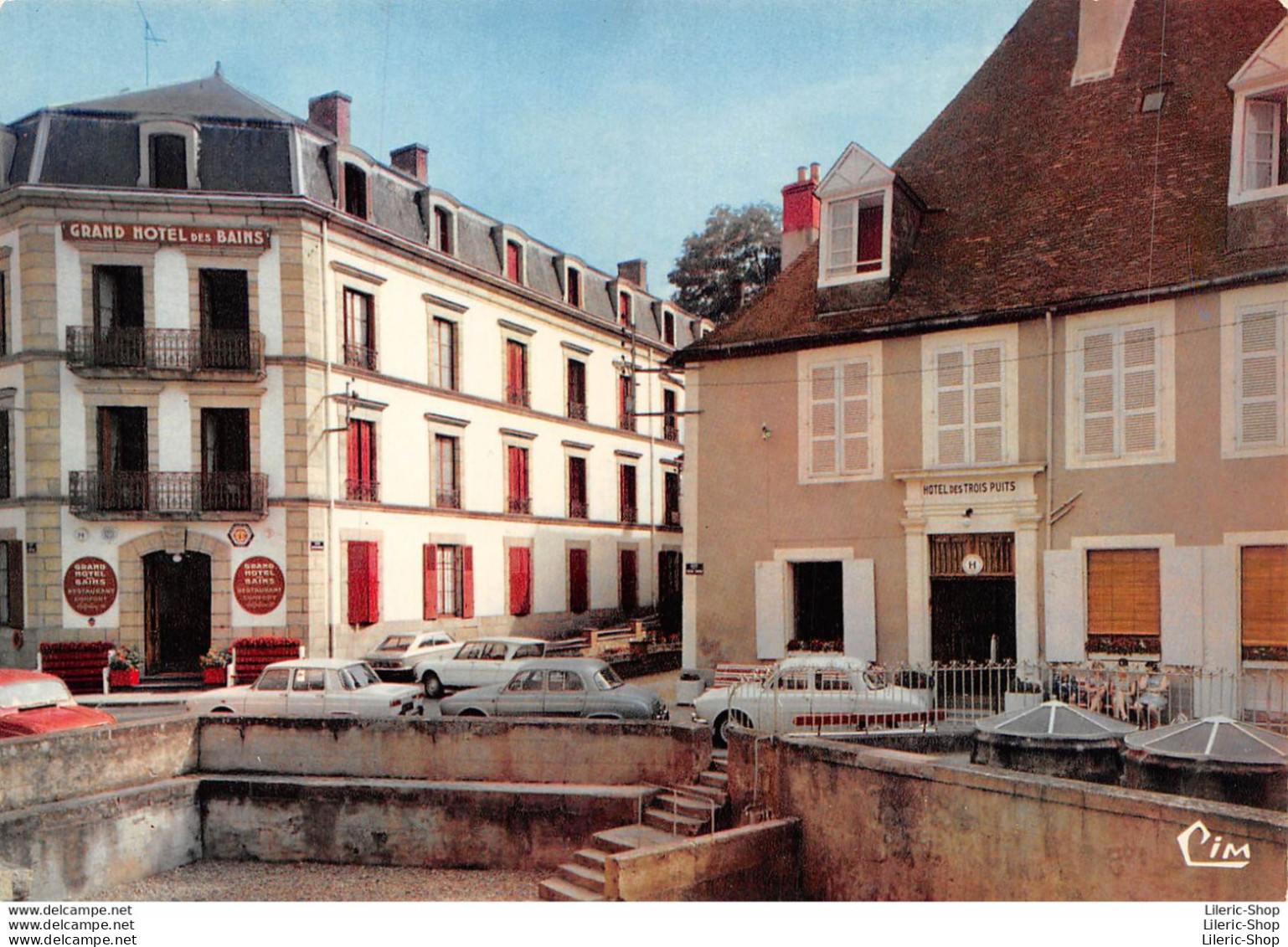 [03] BOURBON-I'ARCHAMBAULT - Cpsm GF Place Des 3 Puits Et Les Hôtels -Dauphine, Coupé 204, 403, Ami 6 - Passenger Cars