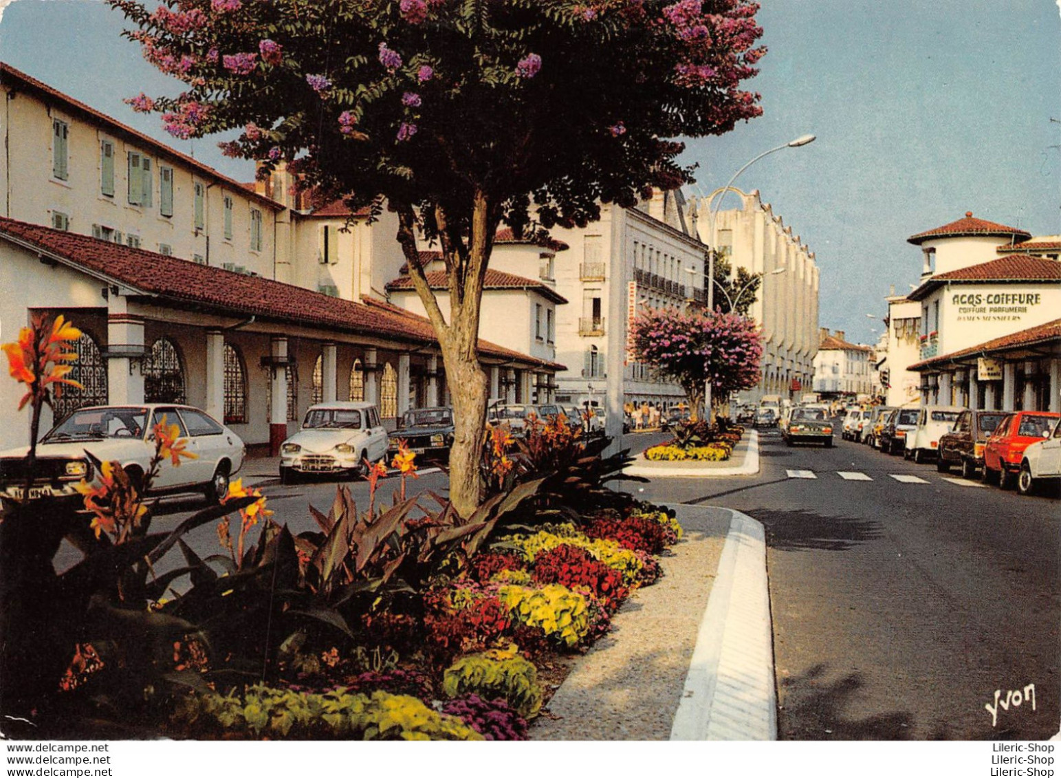 [40] D A X  CPSM GF  Le Boulevard Thermal - Automobiles Ami 8 - Renault 15 - Voitures De Tourisme