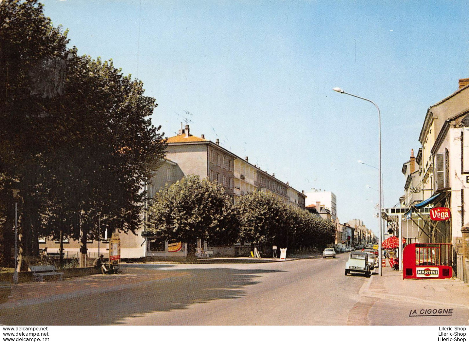 [42]  LE COTEAU - Avenue De La Libération - Quartier De La Gare - Automobiles Dont 2 Cv Citroën - - Autres & Non Classés