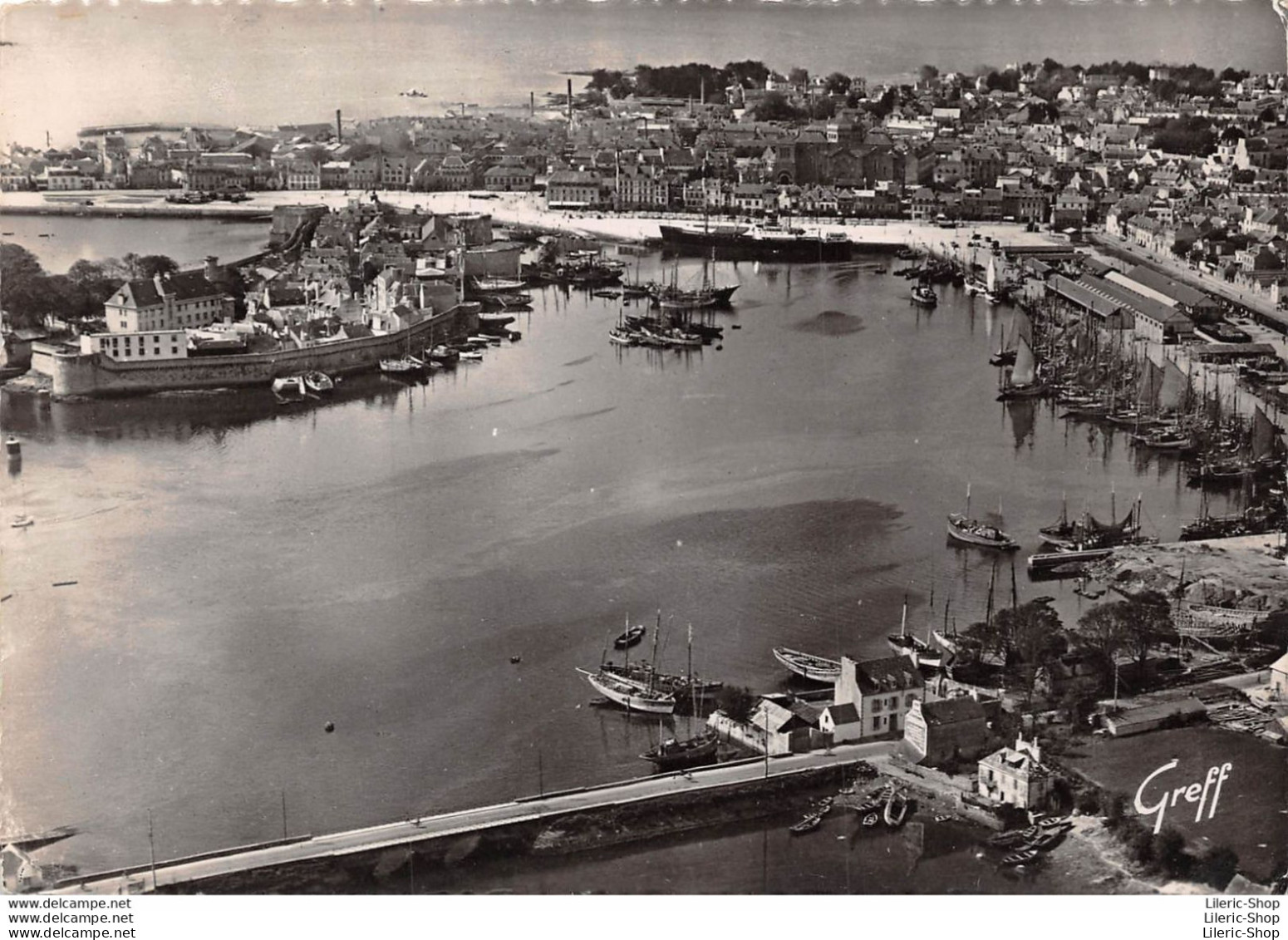 [29] Finistère > CONCARNEAU  Vue Aérienne Du Port Et De La Ville Close - Concarneau