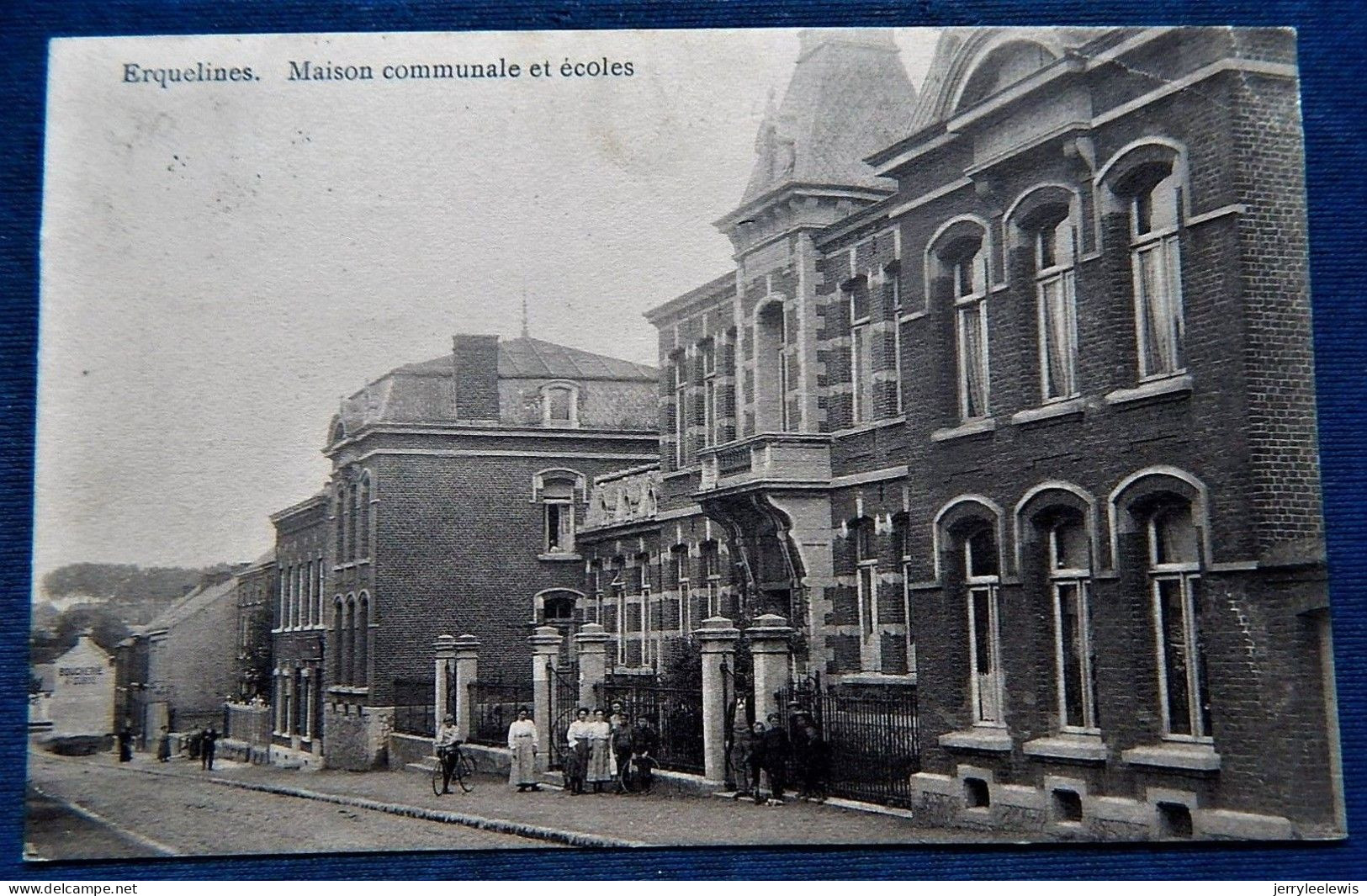ERQUELINNES  -  Maison Communale Et Ecoles  -  1910 - Erquelinnes