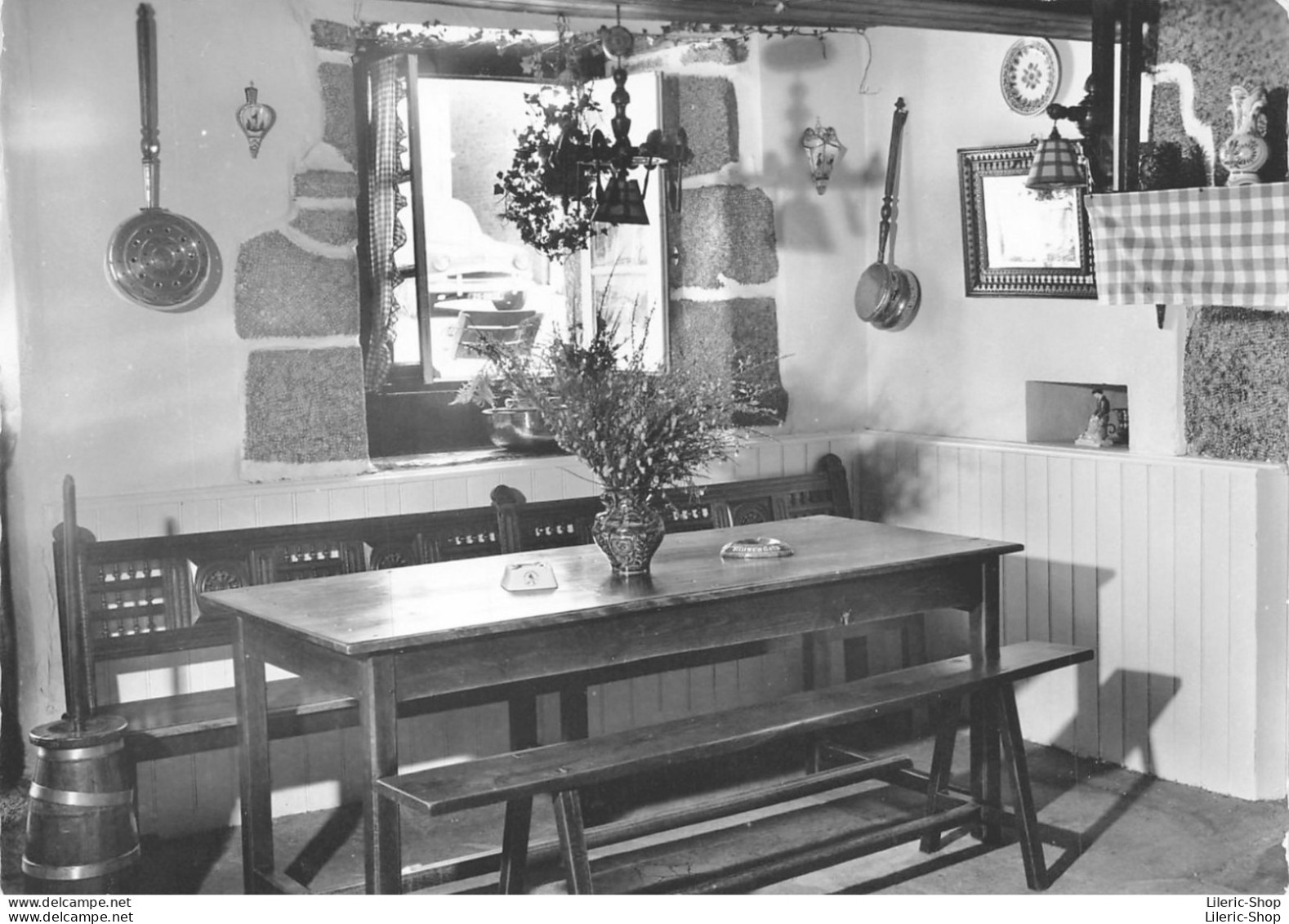 Huelgoat (29) - Crêperie Des Myrtilles, Bar Place A. Briand - Photo Georges Mesgouez, Carhaix (Finistère) CPSM GF - Huelgoat