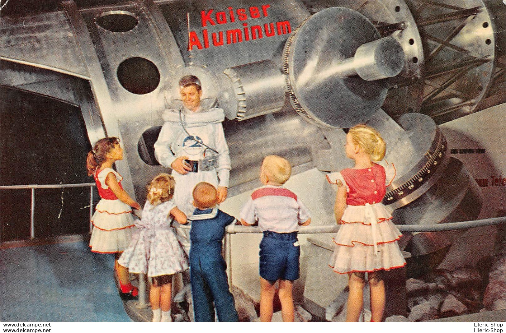 Disneyland / Tomorrowland /Take A Look At Your Aluminum Future... Watch For The Kaiser Aluminum Telescope - Cpsm - Disneyland