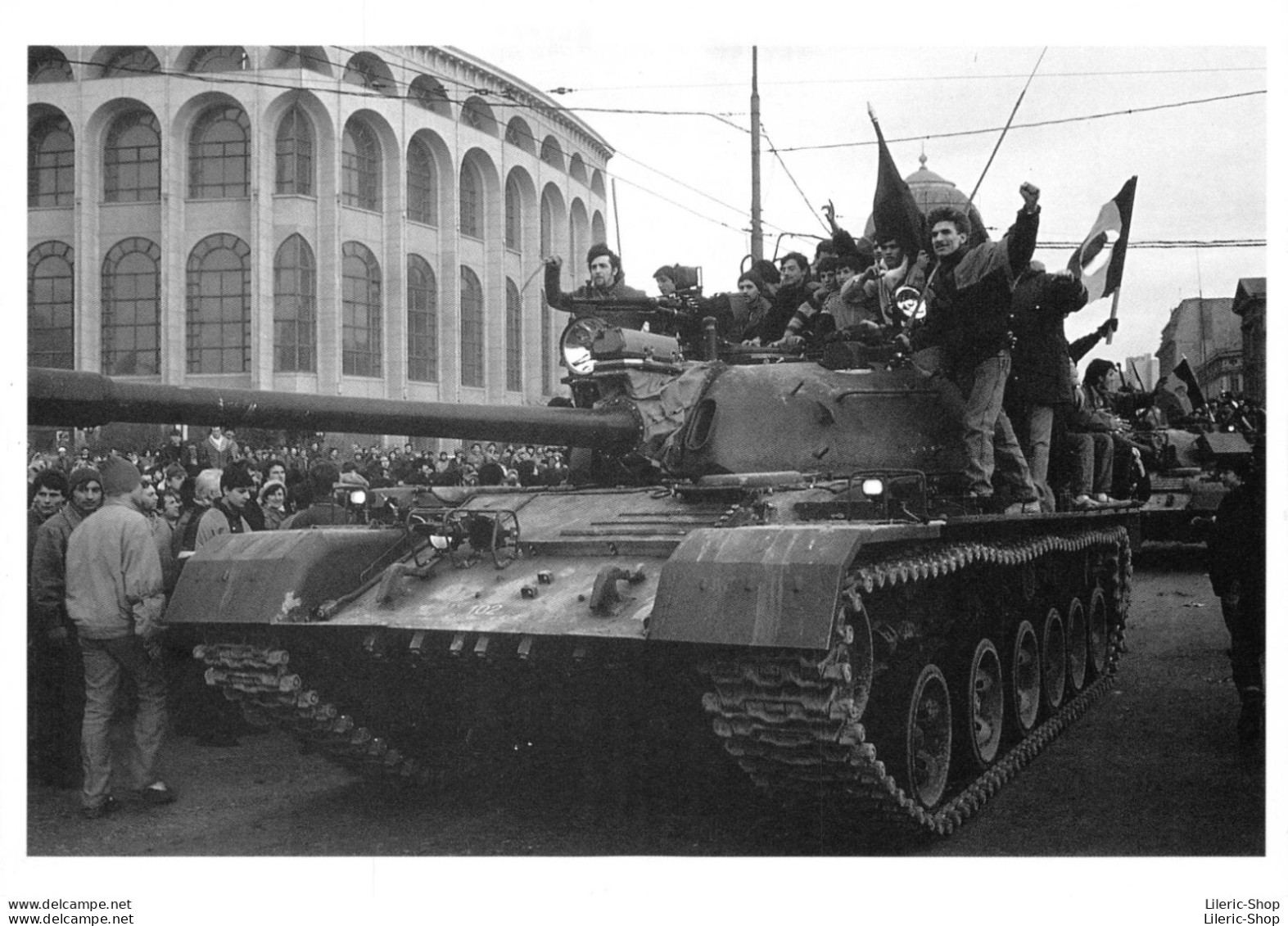 Roumanie / Bucarest  Le 23 Décembre 1989 # Char D'assaut # Cpm - Roumanie