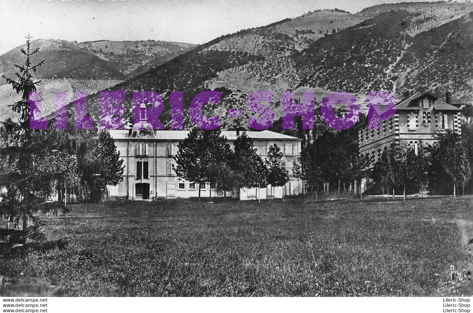 MONTBRUN-LES-BAINS (26) CPSM PF Dentelée ±1960 - L'établissement Et Un Coin Du Parc - - Autres & Non Classés