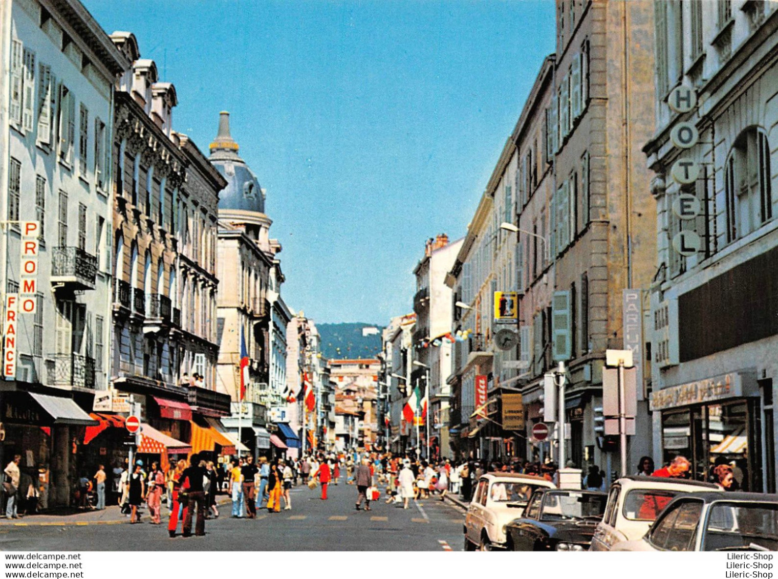 [06]  CANNES - Rue D'Antibes- Automobiles 4L - Cannes