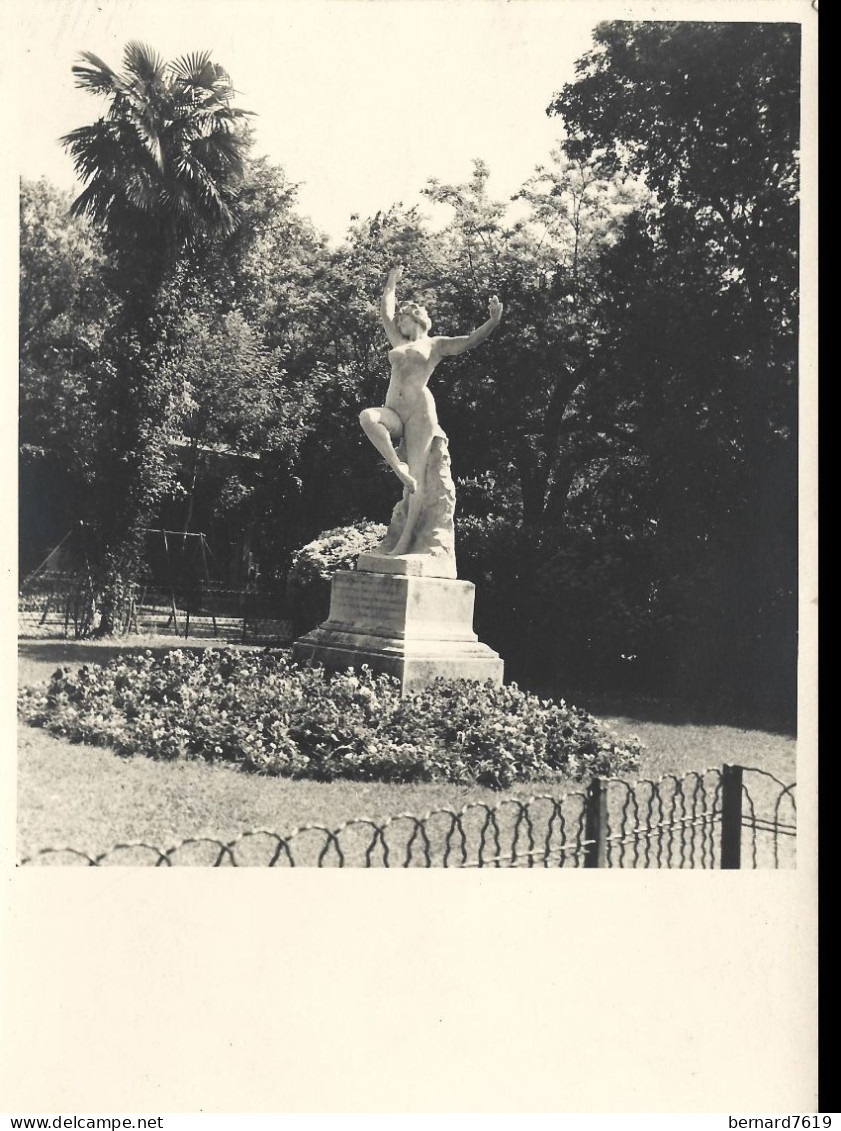 34 Montpellier - Place De L'esplanade Et La Chanson Du Vin - Montpellier