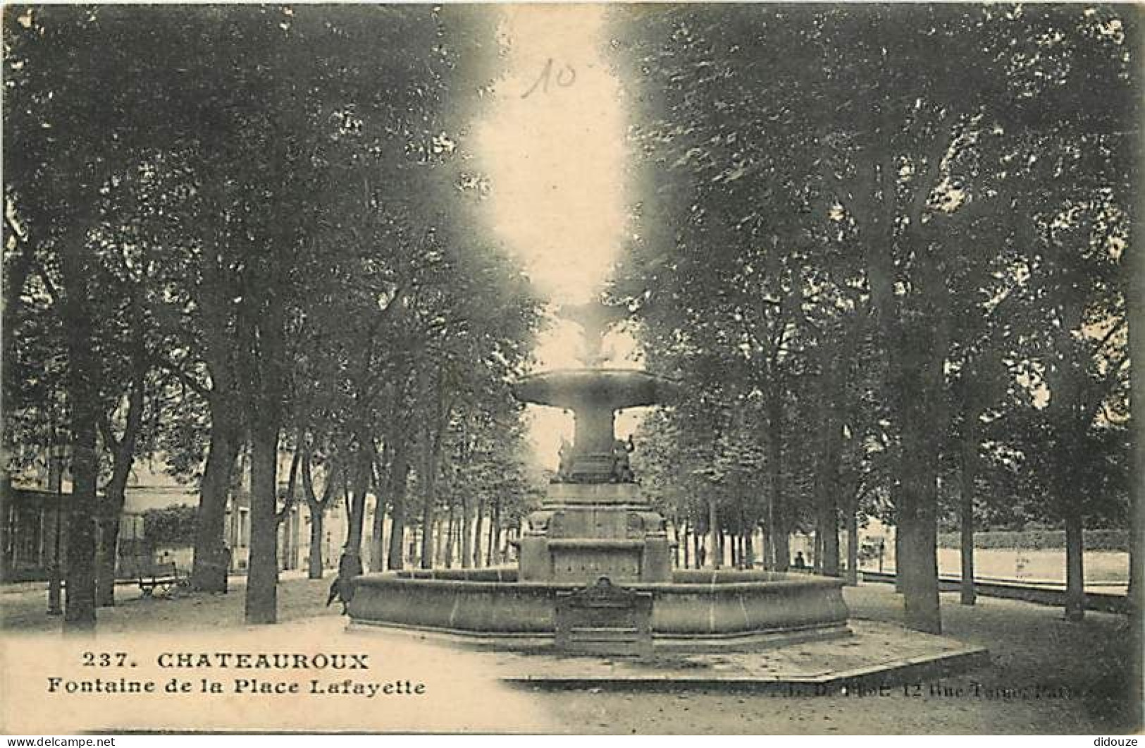 36 - Chateauroux - Fontaine De La Place Lafayette - Animée - Correspondance - Voyagée En 1918 - CPA - Voir Scans Recto-V - Chateauroux
