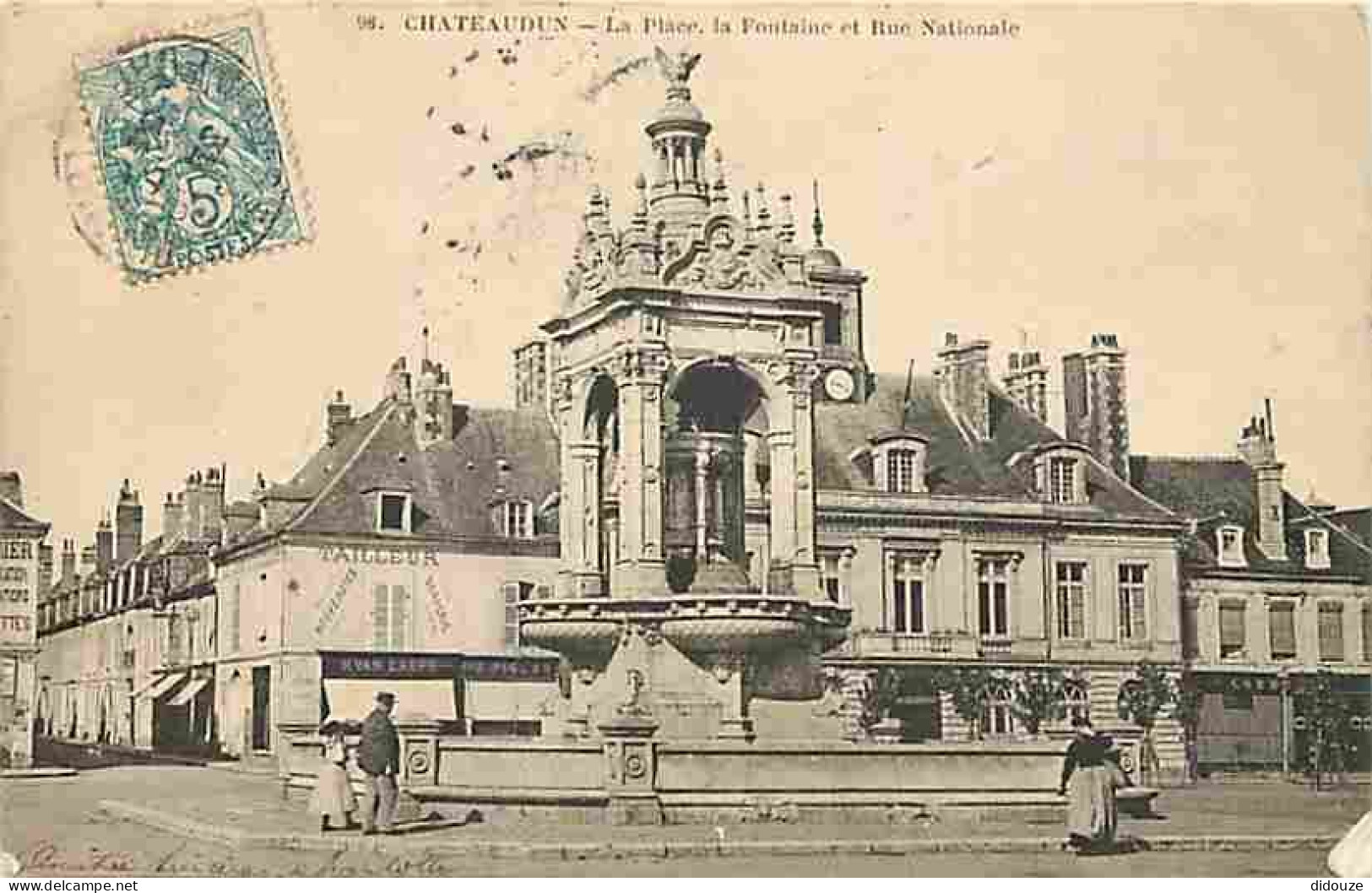 28 - Chateaudun - La Place, La Fontaine Et Rue Nationale - Animée - Précurseur - Oblitération Ronde De 1904 - Etat Léger - Chateaudun