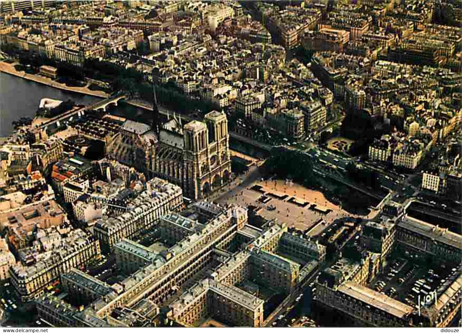 75 - Paris - Cathédrale Notre Dame - Notre-Dame Et L'Hôtel-Dieu - Vue Aérienne - Carte Neuve - CPM - Voir Scans Recto-Ve - Notre Dame De Paris