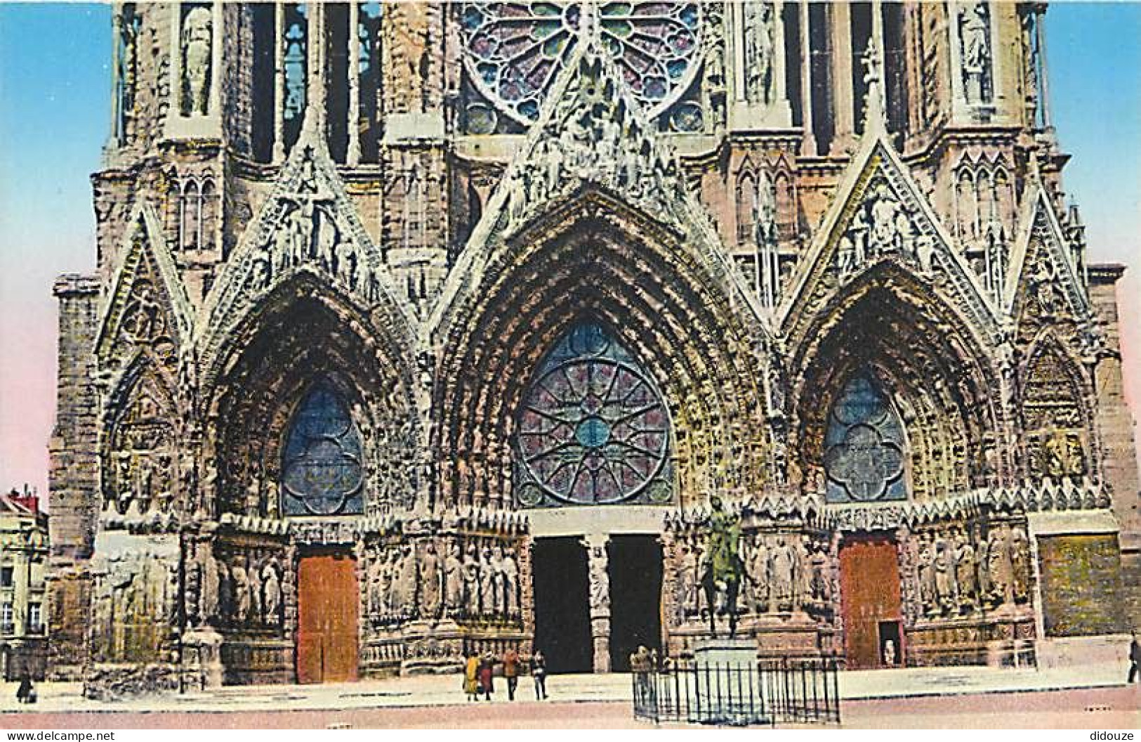 51 - Reims - Cathédrale Notre Dame - Façade - CPSM Format CPA - Voir Scans Recto-Verso - Reims