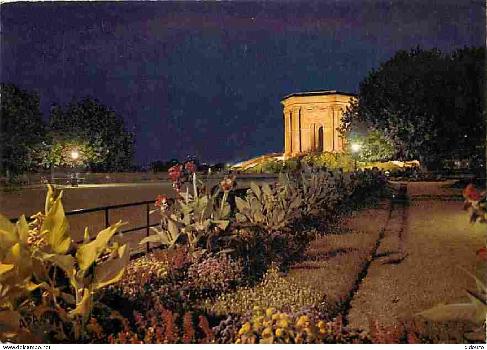 34 - Le Cap D'Agde - .Jardin Du Peyrou Et Le Château D'Eau - Vue De Nuit - CPM - Voir Scans Recto-Verso - Agde