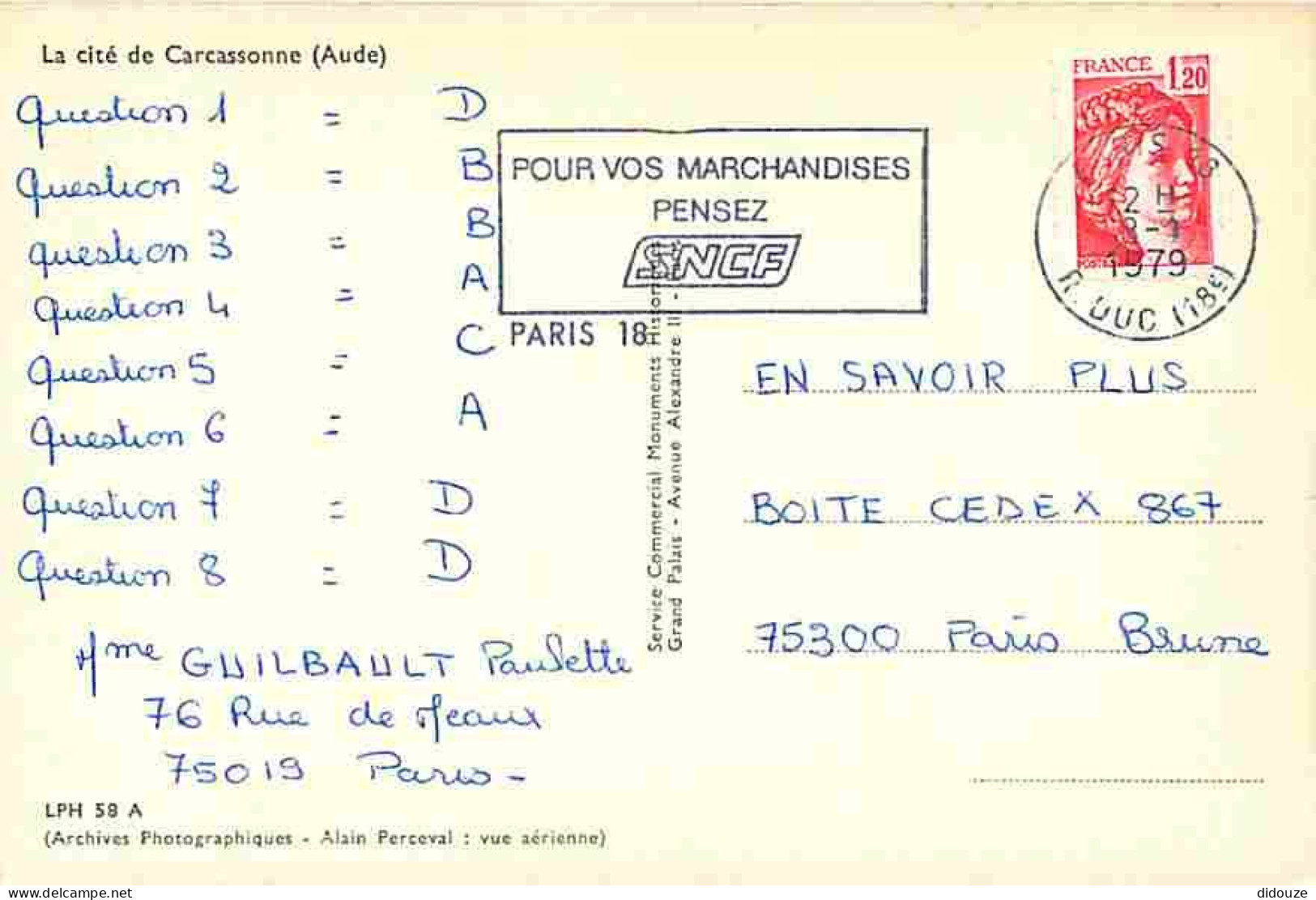 11 - Carcassonne - La Cité Médiévale - Vue Générale Aérienne - Flamme Postale De Paris 18 SNCF - CPM - Voir Scans Recto- - Carcassonne
