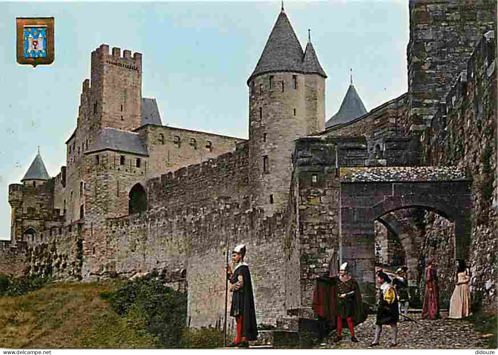 11 - Carcassonne - La Cité Médiévale - La Porte D'Aude - Costumes Médiévaux - CPM - Voir Scans Recto-Verso - Carcassonne