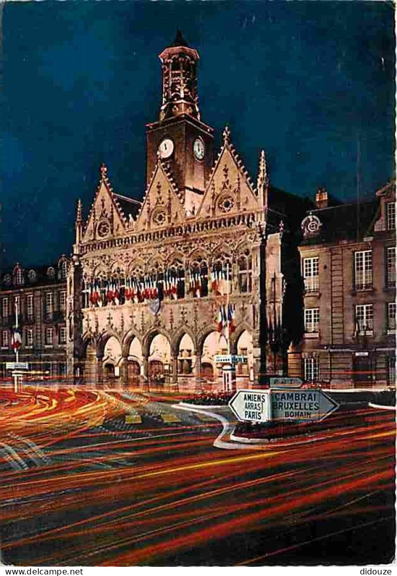 02 - Saint Quentin - L'Hotel De Ville - Vue De Nuit - Panneaux De Signalisation - Flamme Postale - CPM - Voir Scans Rect - Saint Quentin