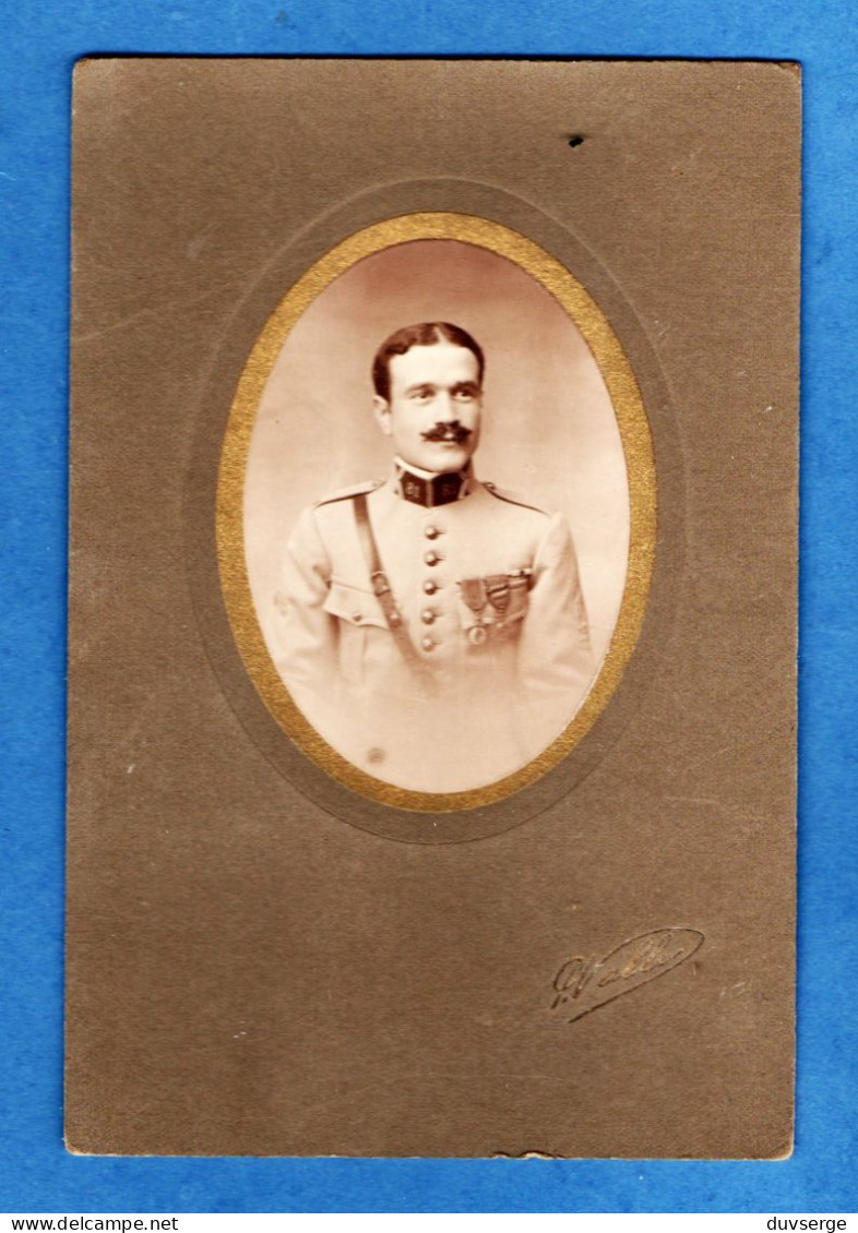 Photo Militaire Soldat Du 81eme Regiment Medailles Photographie Valle Rouen ( Format 11cm X 16,5cm ) Leger Pli Du Carton - Guerre, Militaire